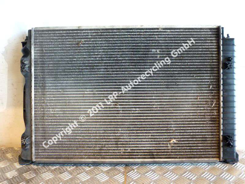 Audi A6 4B original Wasserkühler 8E0121251M CALSONIC 3.0 162kw BJ2001